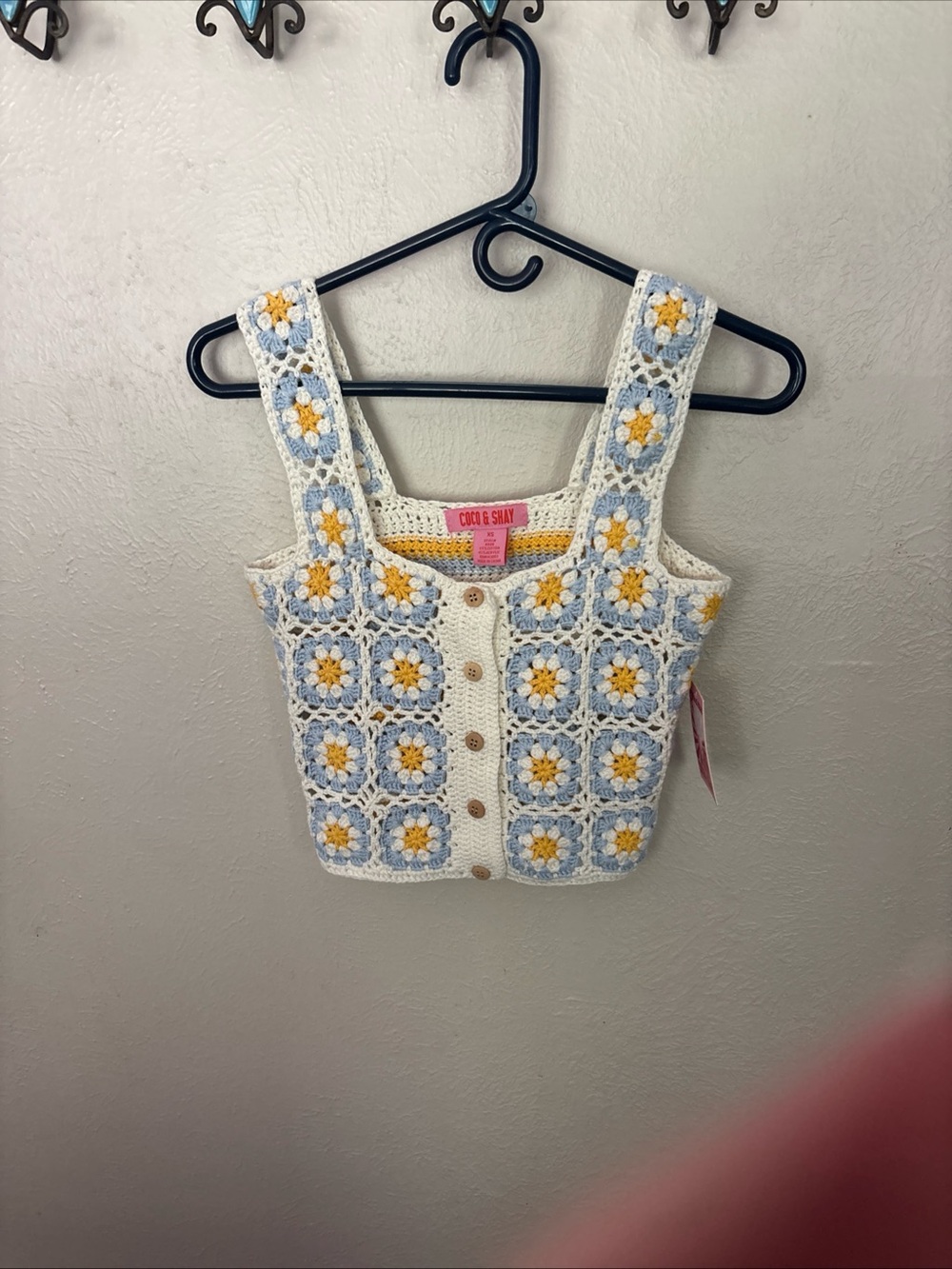 Coco & Shay White Crochet Floral Crop Top with Blue and Yellow Accents XS